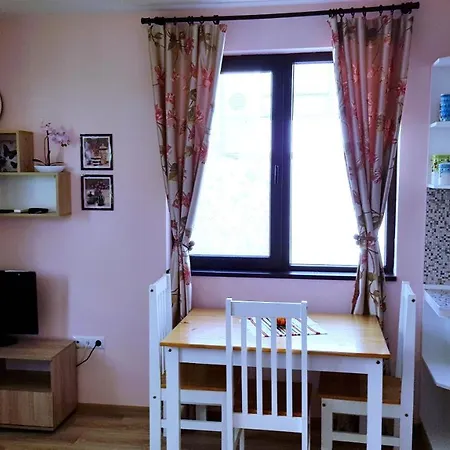 Holiday With Garden Appartement *